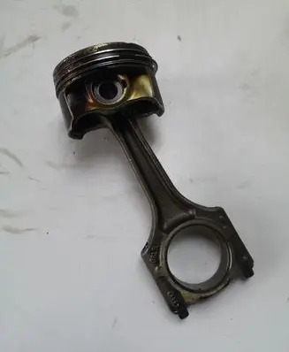 Audi A5 8T 8F Piston with connecting rod