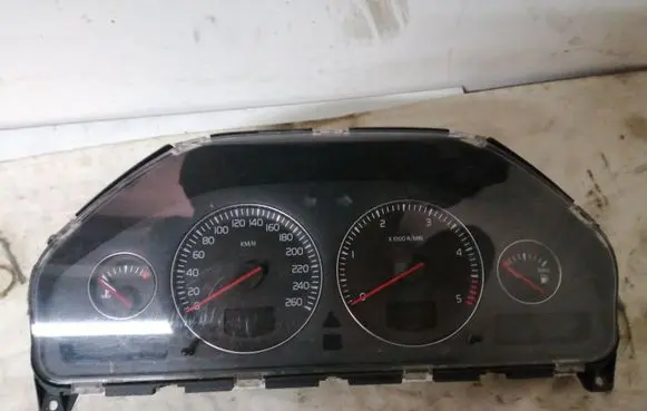 Volvo XC90 Speedometer (instrument cluster) 30746101