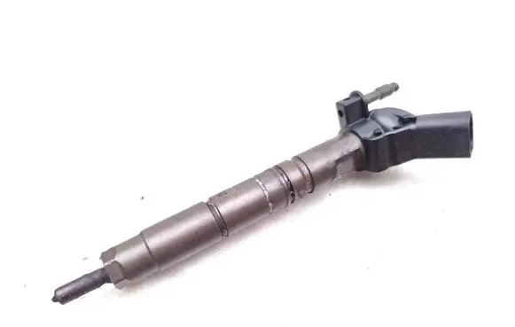 Mercedes-Benz CLS C218 X218 Fuel injector A6420701187