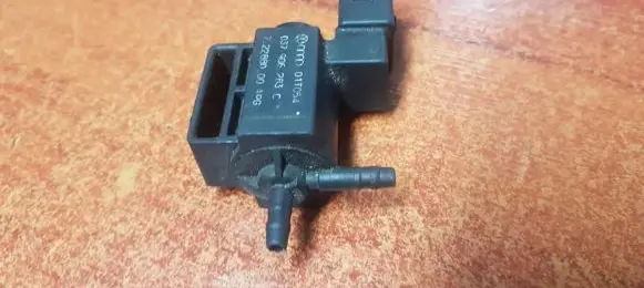 Volkswagen Golf V Turbo solenoid valve 037906283c 7.2288000