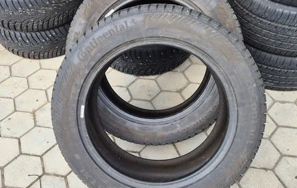 Audi Q5 SQ5 R18 winter/snow tires with studs 