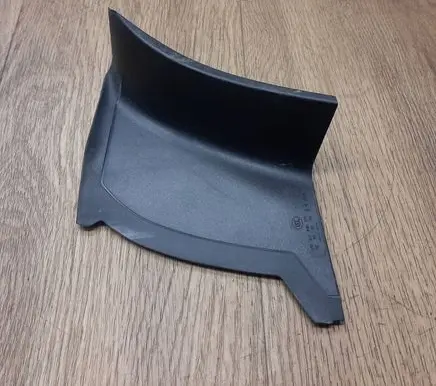 Porsche Macan (95B) Rear/tail light trim molding 95B945309F