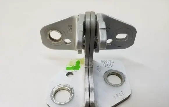 Chrysler Pacifica Front door lower hinge 772A 85574F