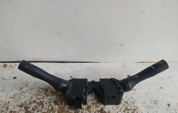 Nissan Note (E12) Wiper speed switch