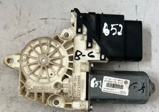 Volkswagen PASSAT B6 Front door window regulator motor 1K0959703P 971552113