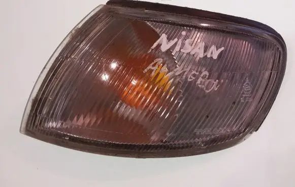 Nissan Almera Front indicator light 185252