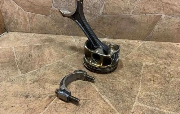 Mercedes-Benz CLA C117 X117 W117 Piston with connecting rod A2701917