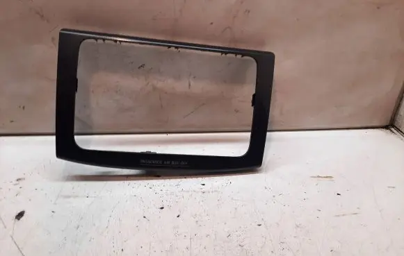 Volkswagen PASSAT B6 Radio/GPS head unit trim 318410100