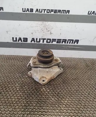 Nissan Murano Z51 Engine mount bracket