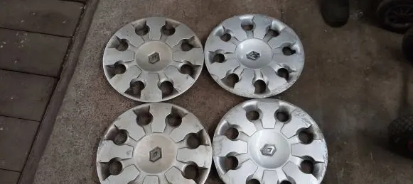 Renault Laguna I R15 wheel hub/cap/trim 8200231127