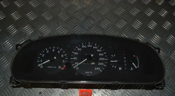 Mazda Xedos 6 Speedometer (instrument cluster) CA10A