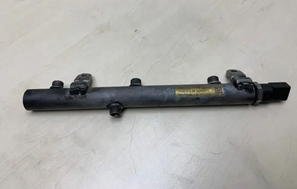 Fuel main line pipe