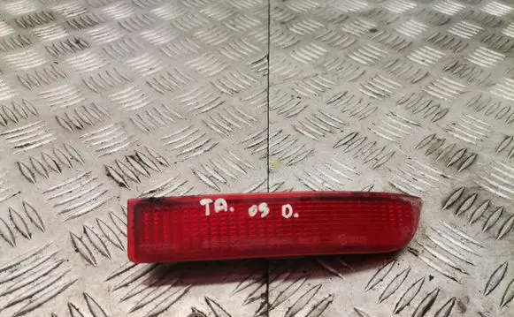 Toyota Avensis T270 Rear tail light reflector g67r