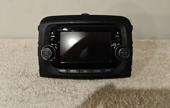 Fiat 500L Radio/CD/DVD/GPS head unit 10R036626 A2C93593202