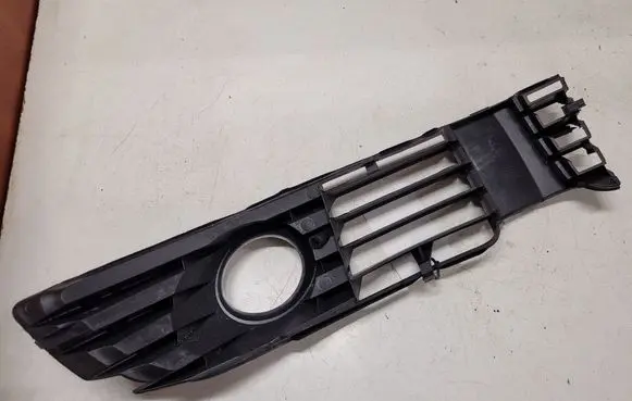 Volkswagen PASSAT B5.5 Front bumper lower grill