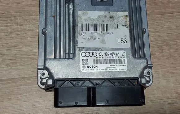 Audi A6 S6 C6 4F Engine control unit/module 03L906019AH 03L906022FG