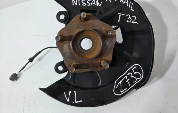 Nissan X-Trail T32 Front wheel hub spindle knuckle 4CL