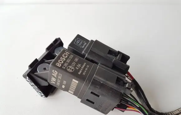 Glow plug pre-heat relay
