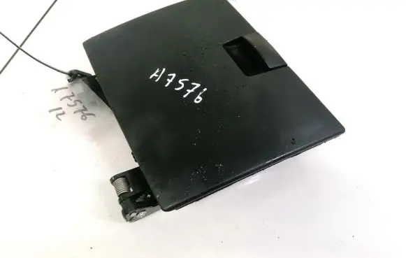Hyundai Santa Fe Glove box 847452B000 84745-2B000