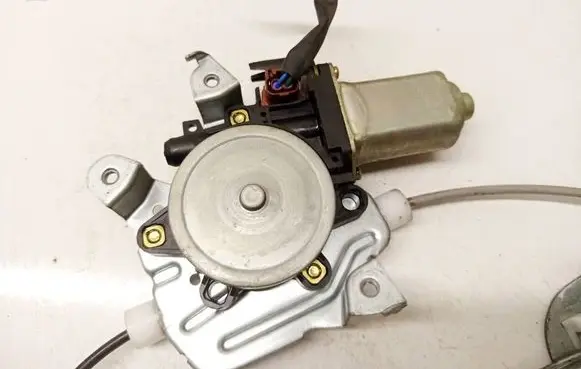Nissan X-Trail T30 Rear door window regulator motor 8073089913