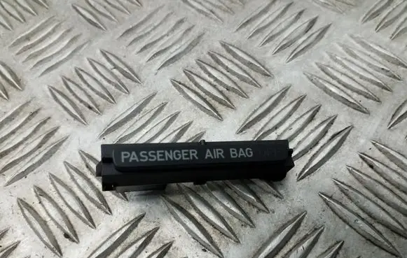 Passenger airbag on/off switch