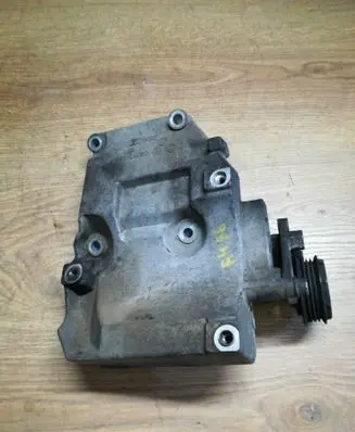 Audi A4 S4 B6 8E 8H A/C compressor mount bracket 038260885C