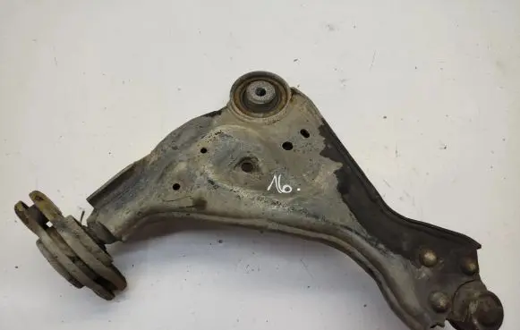 Mercedes-Benz Vito Viano W447 Front lower control arm/wishbone A4473330100 146999