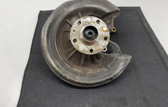 Skoda Superb B6 (3T) Rear wheel hub spindle/knuckle 