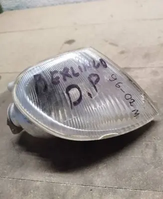 Peugeot Partner Front indicator light 9621302580 67724581