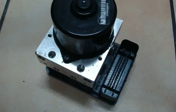 Opel Agila B ABS Pump 06.2102-1585.4