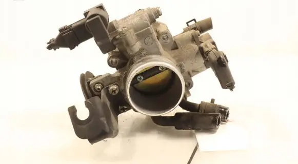 Hyundai i30 Throttle body valve 351002B000