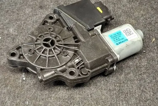 Hyundai Santa Fe Rear door window regulator motor 83450S1010