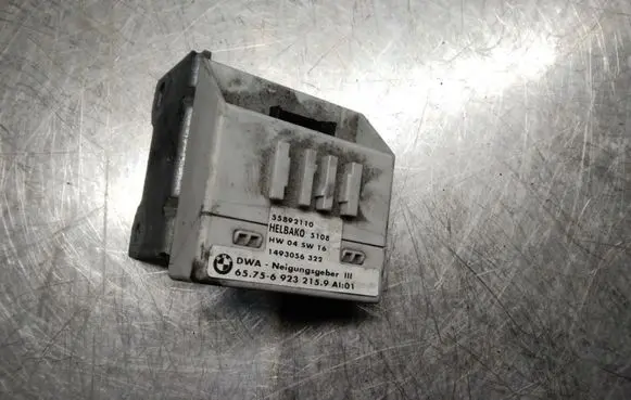 BMW 3 E46 Yaw turn rate sensor 657569232159 55892110