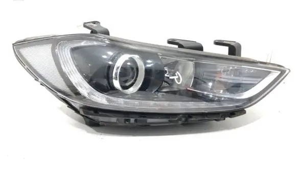 Hyundai Elantra VI Headlight/headlamp