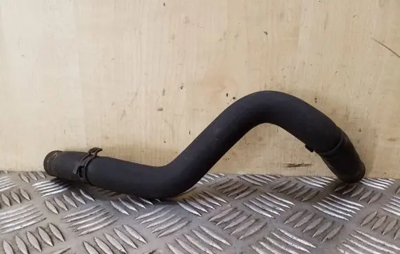 Volkswagen Touareg I Engine coolant pipe/hose