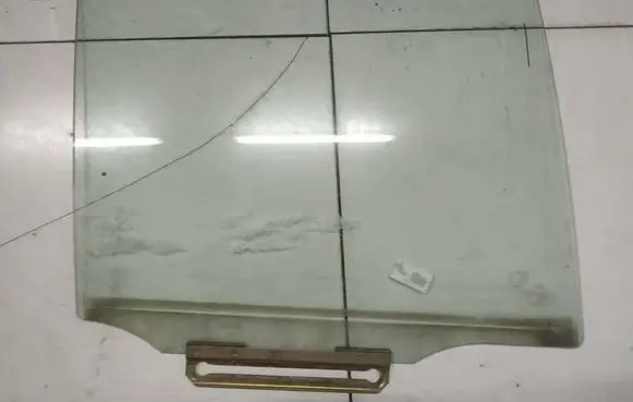 Mazda Premacy Rear door window glass AS2