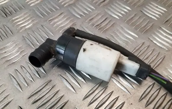 Opel Vivaro Windscreen/windshield washer pump 8200067015