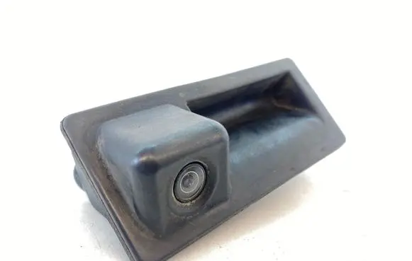Volkswagen PASSAT B6 Tailgate handle with camera 5N0827566D