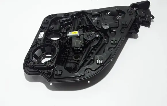 Rear window lifting mechanism without motor