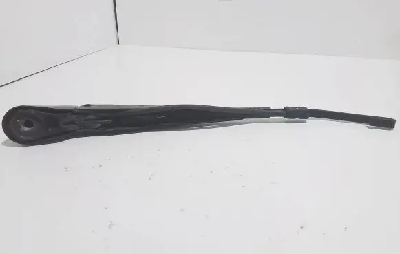 Skoda Octavia Mk1 (1U) Rear wiper blade arm 1U6955706A