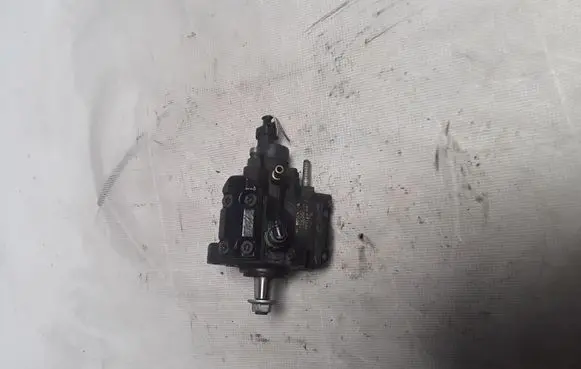 Renault Laguna II Fuel injection high pressure pump 7700111010 0445010018