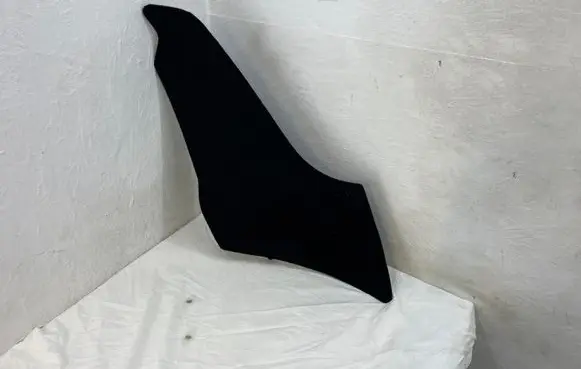 Foot area side trim