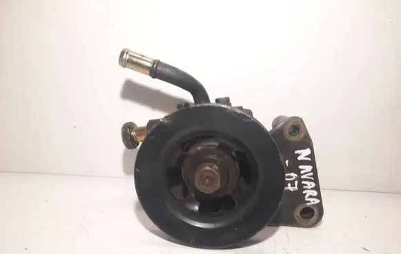 Nissan Navara D40 Power steering pump