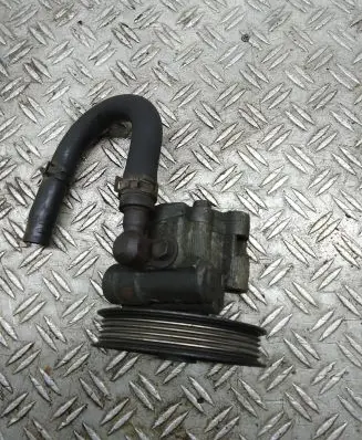 Toyota RAV 4 (XA20) Power steering pump