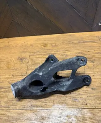 Audi A4 S4 B8 8K Engine mounting bracket 8K0199307BK
