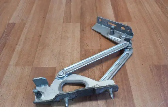 Peugeot 407 Tailgate/trunk/boot hinge 861393