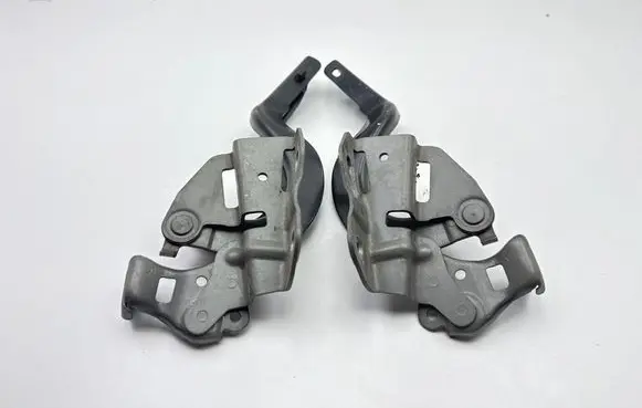 Toyota Auris E180 Engine bonnet/hood hinges 