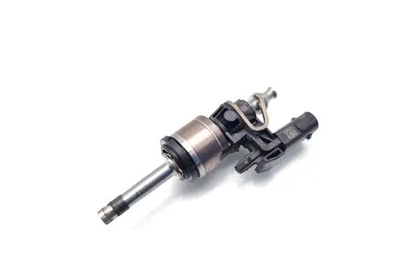 Skoda Kamiq Fuel injector 05C036E