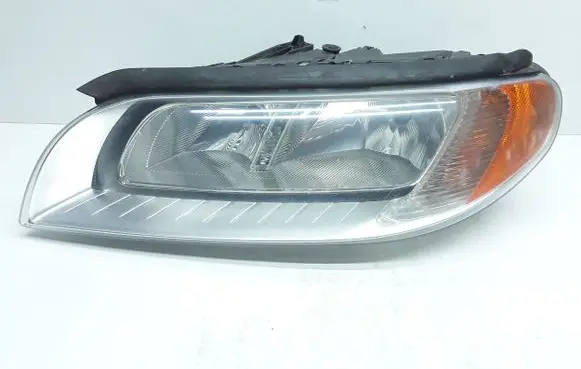 Volvo V70 Headlight/headlamp 31214353