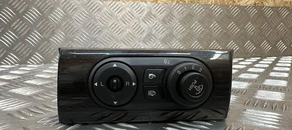 Chevrolet Captiva Wing mirror switch 68613E24